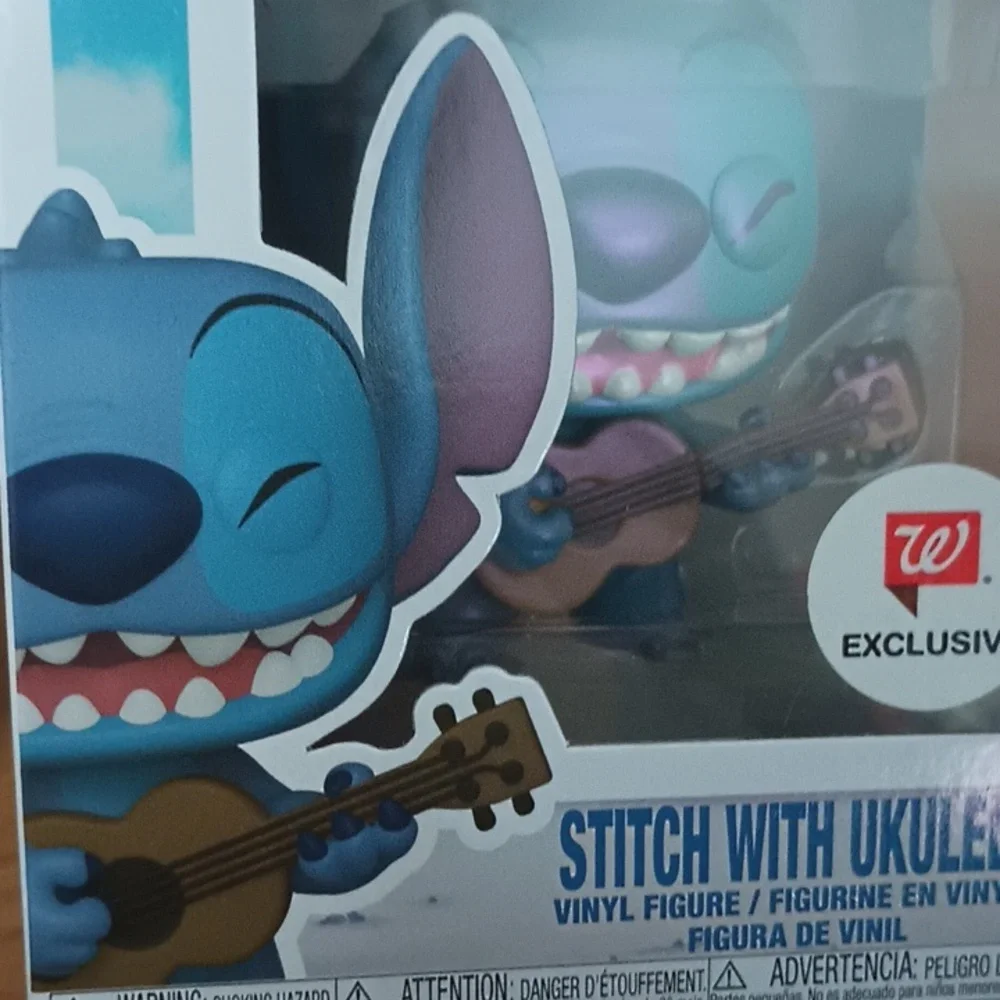 Disney Stitch with Ukulele Funko Pop - Picture 5 of 5